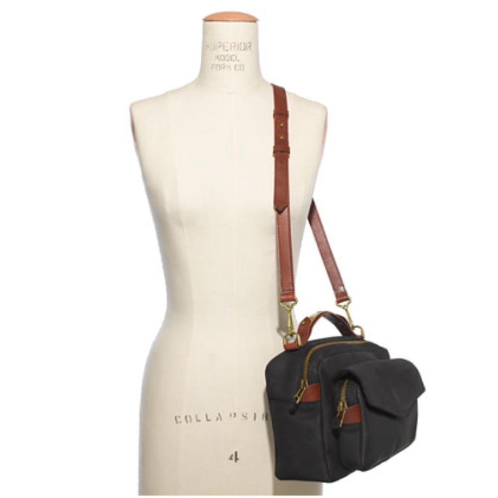 Madewell Eaton Shoulder Bag in Black